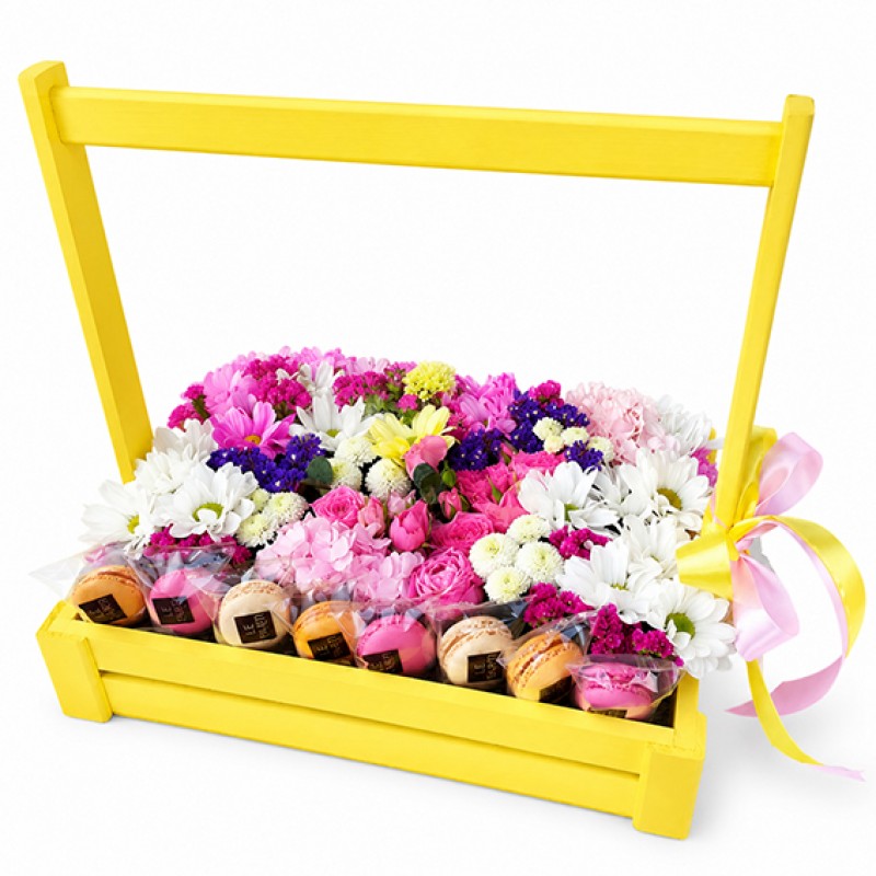 Flowers and macarons